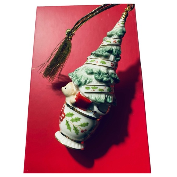 LENOX - BOXED LENOX HOLIDAY CHRISTMAS TREE ORNAMENT #6386007 BEAR HOLLY BERRY - Picture 5 of 7